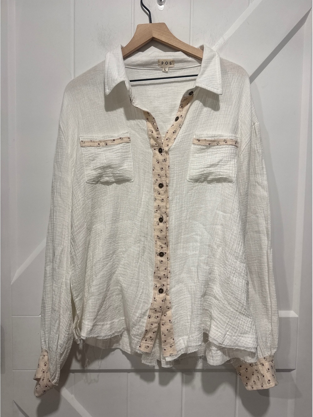 POL Women's White Button-Up Cotton Blouse with Floral Trim, Size L